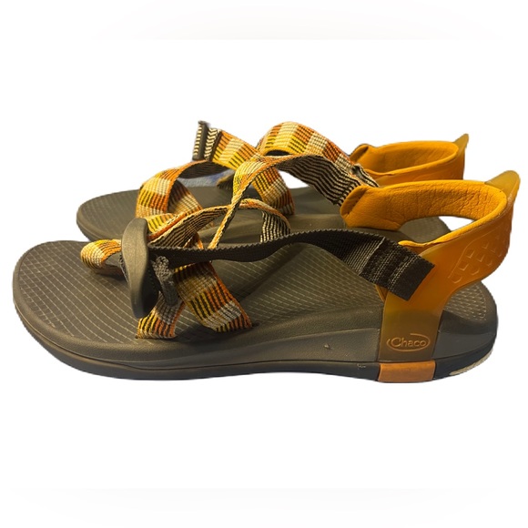 Women’s size 8 Chacos hiking sandals - Picture 5 of 5